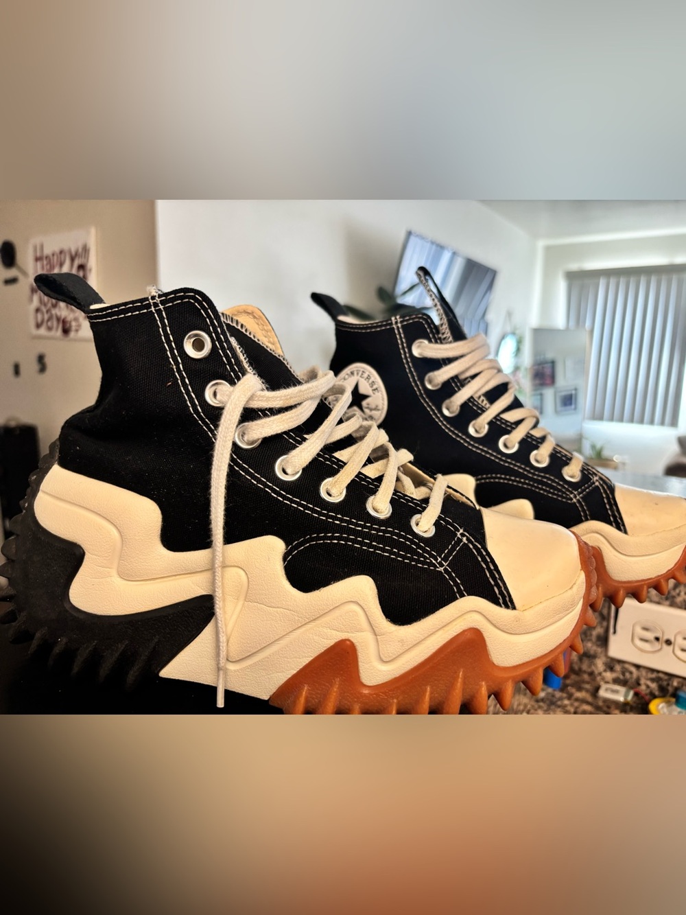 Converse Run Star Motion Black Gum Honey
Unisex
